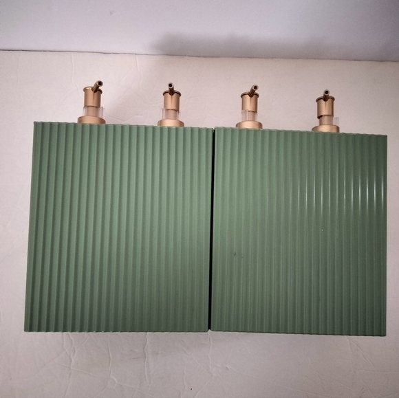 Soap Lotion Sanitizer Dispensers 2 Count Green Spring Bathroom Home Decor - Picture 3 of 3